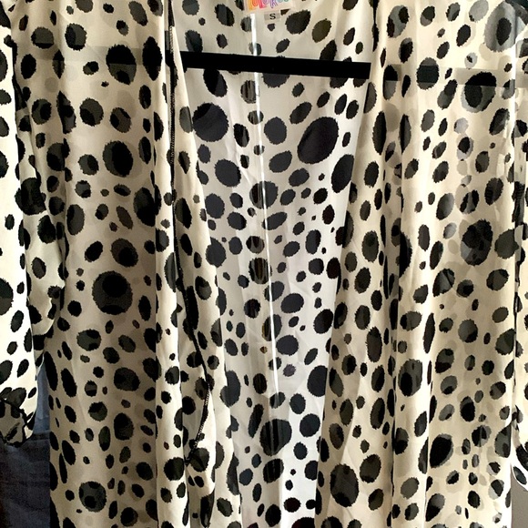 Black & White LuLaRoe Lindsay Kimono - NWOT Small - Picture 9 of 9